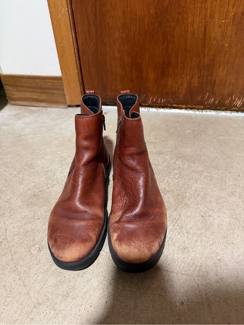 Ecco Women’s Brown Leather Chelsea Boots